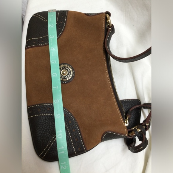 NWOT Dooney & Bourke shoulder purse. Light brown suede - Picture 13 of 16